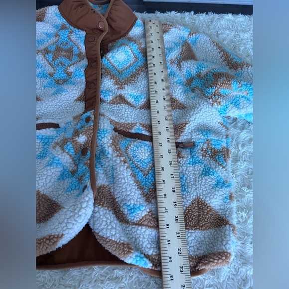 Simply Southern Brown and Blue Geometric Jacket‎ - Picture 3 of 8